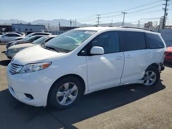 2017 Toyota Sienna 5TDKZ3DC1HS887007 Lot 52828616