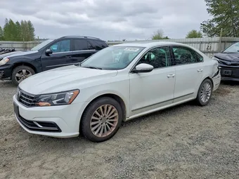 2016 Volkswagen Passat 1VWBT7A35GC039707