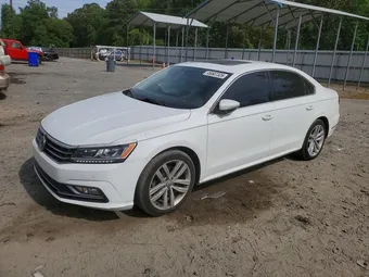 2018 Volkswagen Passat 1VWBA7A38JC042100