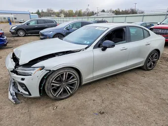 2019 Volvo S60 7JR102FM4KG015378