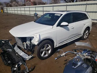 2025 Audi Q7 WA1ACBF75SD029057
