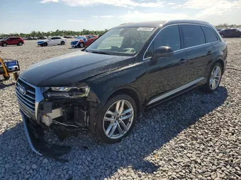 2018 Audi Q7 WA1VAAF70JD050690
