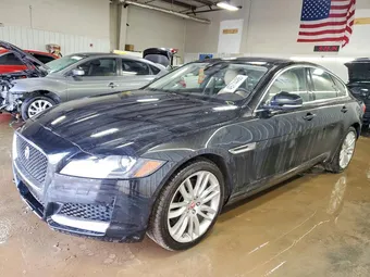 2016 Jaguar XF SAJBK4BV5GCY22919