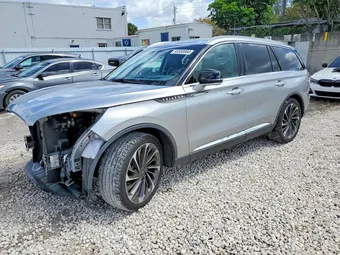 2020 Lincoln Aviator 5LM5J7WC4LGL36395