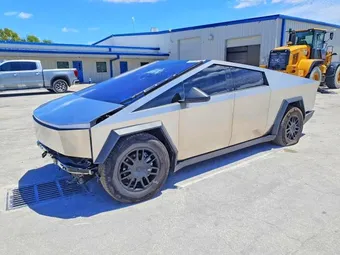2025 Tesla Cybertruck 7G2CEHED3SA077646