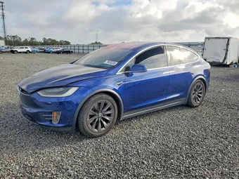 2018 Tesla Model X 5YJXCDE29JF112919