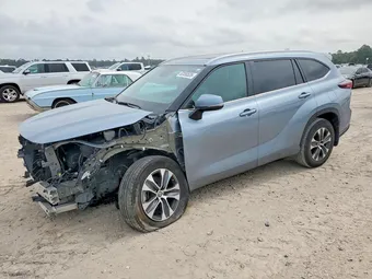 2024 Toyota Highlander 5TDKDRAH5RS541643 Lot 52058526