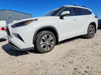 2021 Toyota Highlander 5TDHZRBH5MS551589