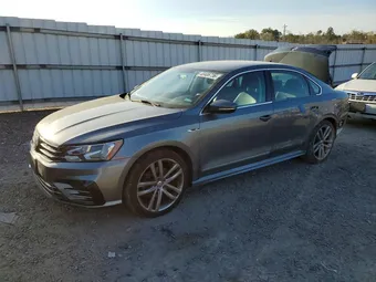 2017 Volkswagen Passat 1VWDT7A30HC037227