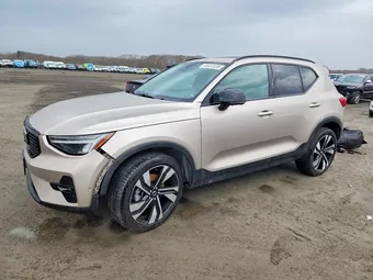 2023 Volvo XC40 YV4L12UW2P2088906