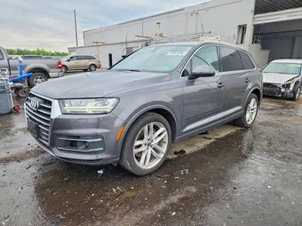 2018 Audi Q7 WA1VAAF72JD033020