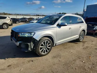 2017 Audi Q7 WA1LAAF77HD021902