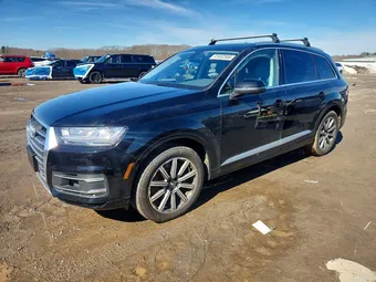 2018 Audi Q7 WA1LAAF76JD047865