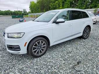 2017 Audi Q7 WA1LAAF72HD008135
