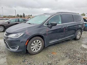 2017 Chrysler Pacifica 2C4RC1BG2HR530390 Lot 77150905