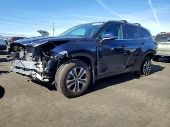 2025 Toyota Highlander 5TDKBRCH8SS686846 Lot 41907996