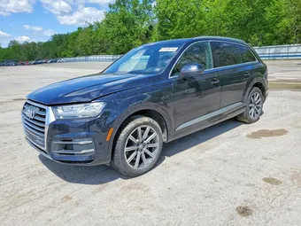 2017 Audi Q7 WA1LAAF70HD022339