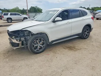 2019 BMW X1 WBXHT3C55K5L37257
