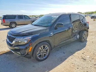 2021 Kia Seltos KNDEPCAA6M7081898
