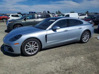 2018 Porsche Panamera WP0AB2A76JL131567