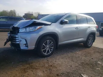 2019 Toyota Highlander 5TDJZRFH2KS956978 Lot 50692456