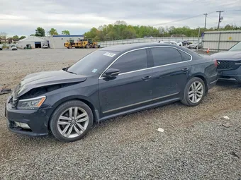 2017 Volkswagen Passat 1VWCT7A35HC071255