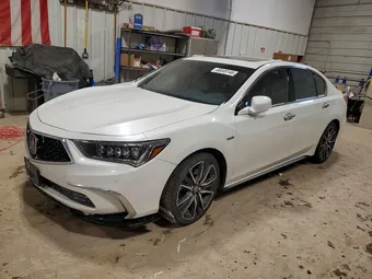2018 Acura RLX JH4KC2F90JC000676