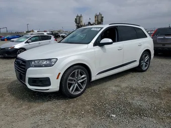 2017 Audi Q7 WA1VAAF73HD039337