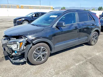 2023 Kia Niro KNDCR3LE1P5112136