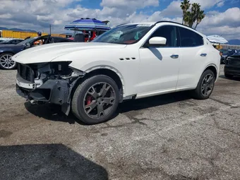 2017 Maserati Levante ZN661XUS6HX222944