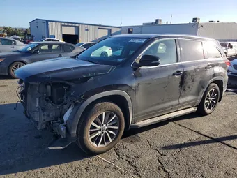 2018 Toyota Highlander 5TDJZRFH9JS858089 Lot 79251145