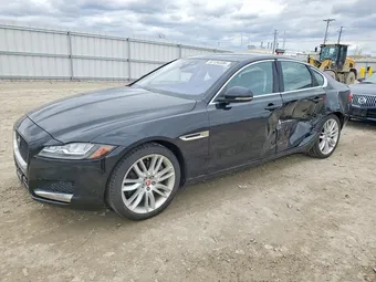 2017 Jaguar XF SAJBK4BV3HCY47271