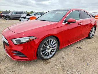 2019 Mercedes-Benz A-Class WDD3G4EB4KW017884