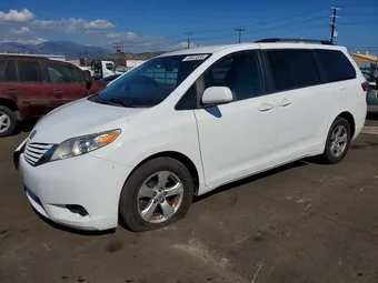2017 Toyota Sienna 5TDKZ3DC1HS829348 Lot 49943856