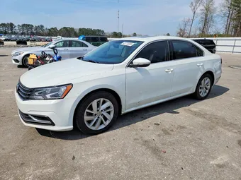 2018 Volkswagen Passat 1VWBA7A39JC043109