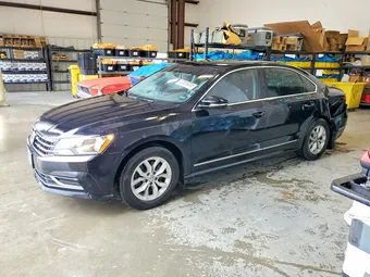 2017 Volkswagen Passat 1VWAT7A30HC004148