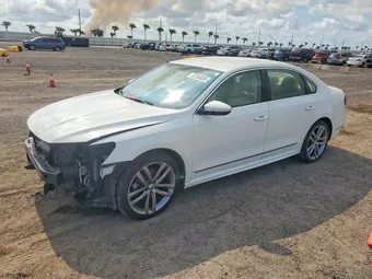 2016 Volkswagen Passat 1VWAT7A37GC063860