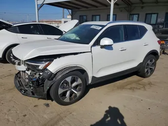 2024 Volvo XC40 YV4L12UK4R2202338
