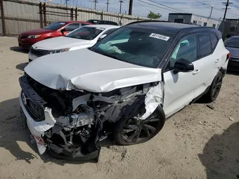 2019 Volvo XC40 YV4162UM2K2130331 Lot 48114536