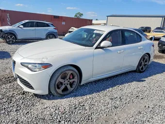 2017 Alfa Romeo ZARFAEEN9H7560780