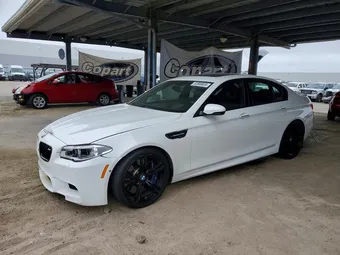 2015 BMW M5 WBSFV9C54FD594903