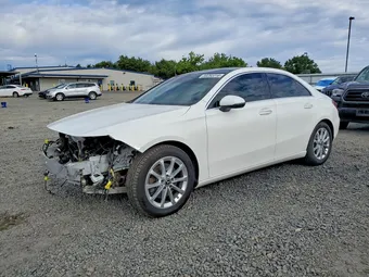 2020 Mercedes-Benz A-Class W1K3G4EB8LW046631