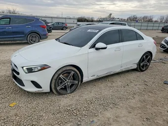 2019 Mercedes-Benz A-Class WDD3G4FB0KW012681