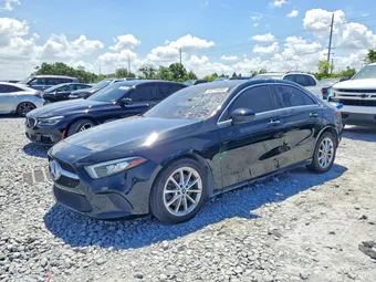 2019 Mercedes-Benz A-Class WDD3G4EB4KW022485