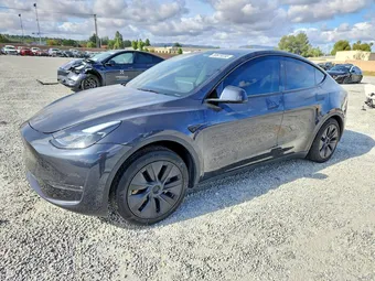 2024 Tesla Model Y 7SAYGDEE4RF195600 Lot 50679236