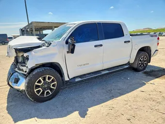 2017 Toyota Tundra 5TFDW5F10HX659860