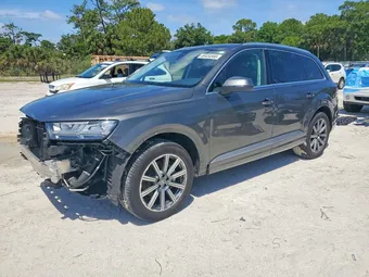 2019 Audi Q7 WA1LHAF74KD024324