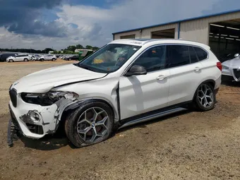 2018 BMW X1 WBXHT3C36J5L30928