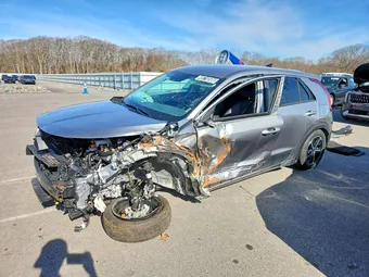 2025 Kia Niro KNDCP3LE2S5297487