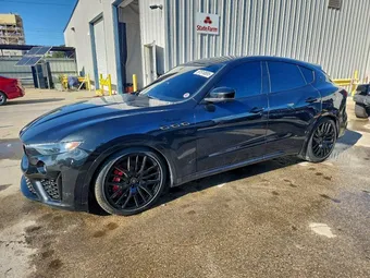 2022 Maserati Levante ZN661YUMXNX385342
